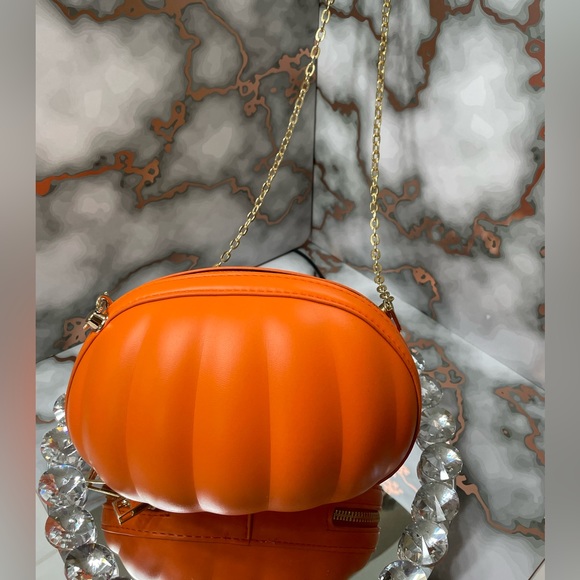 NEW 4pc pumpkin themed bundle with orange wine glass, crossbody, dust bag & pin - Picture 8 of 16